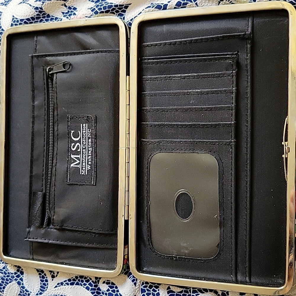 L wallet